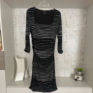 White House Black Market Midi Dress Long Sleeve Size Medium M Black and White